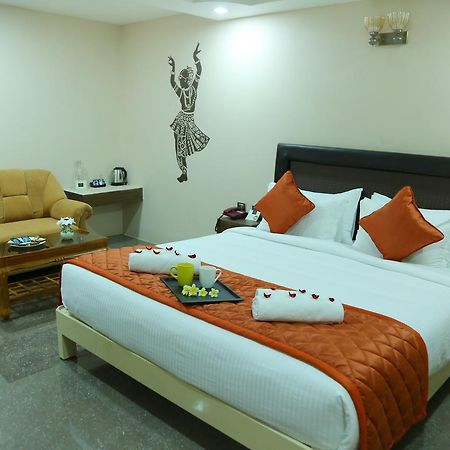 Athena Hotel Tiruvannāmalai Exteriör bild