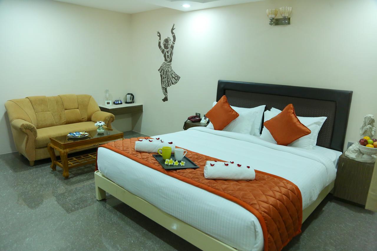 Athena Hotel Tiruvannāmalai Exteriör bild