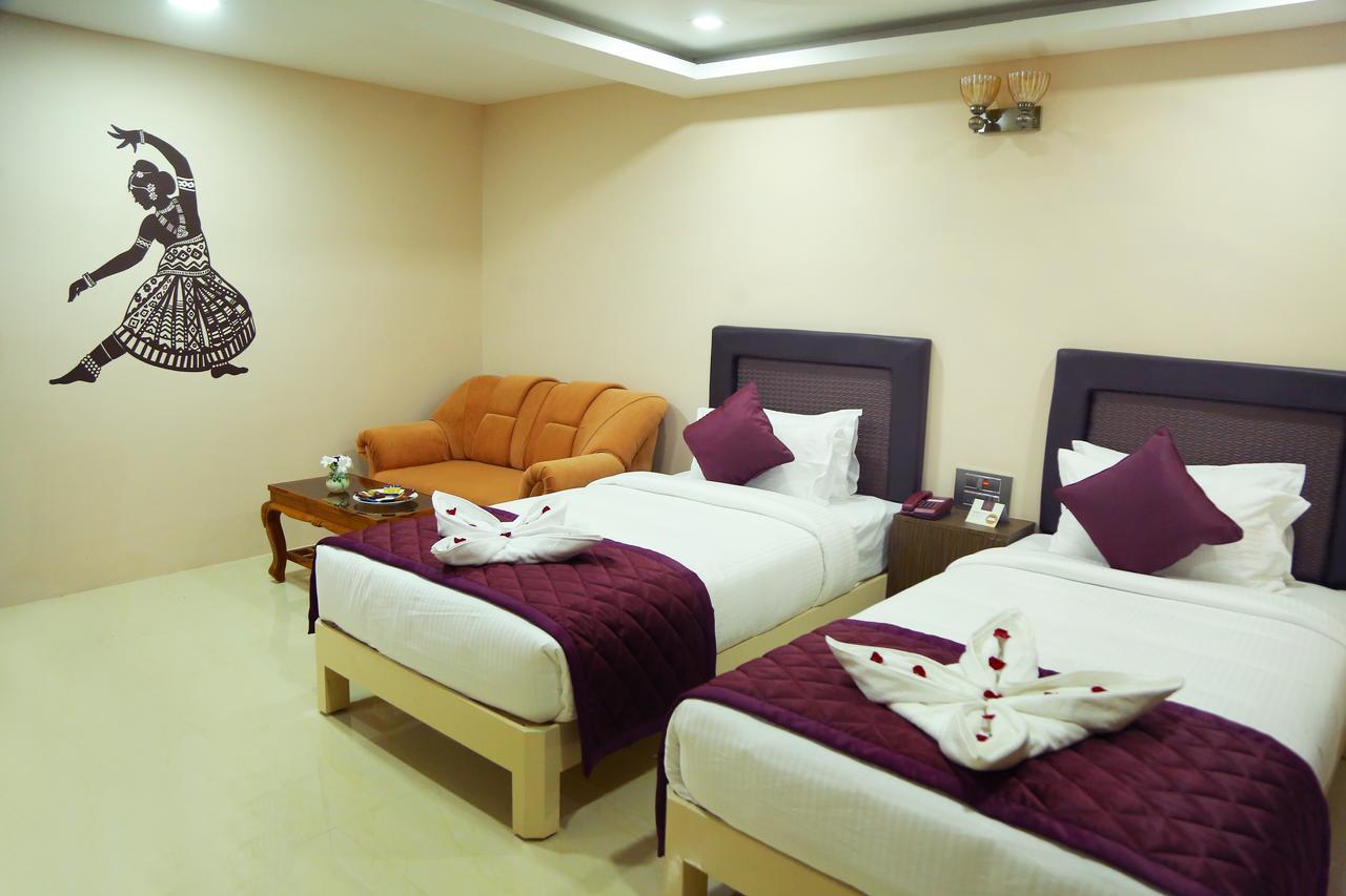 Athena Hotel Tiruvannāmalai Exteriör bild