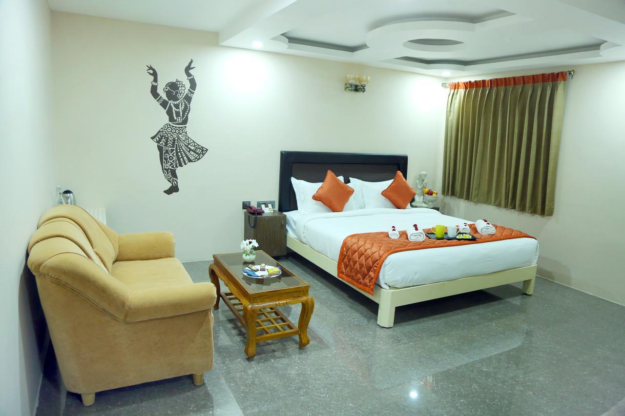 Athena Hotel Tiruvannāmalai Exteriör bild